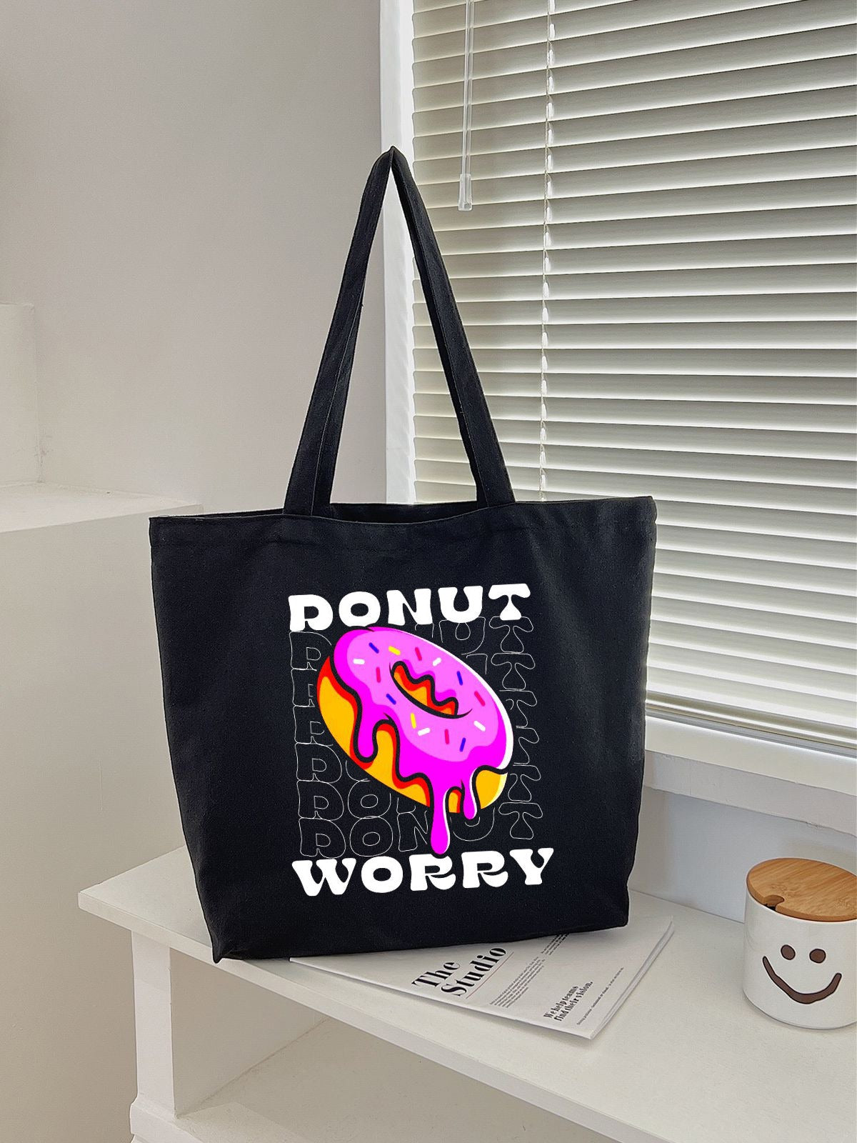 DONUT WORRY TOTE BAG BLACK